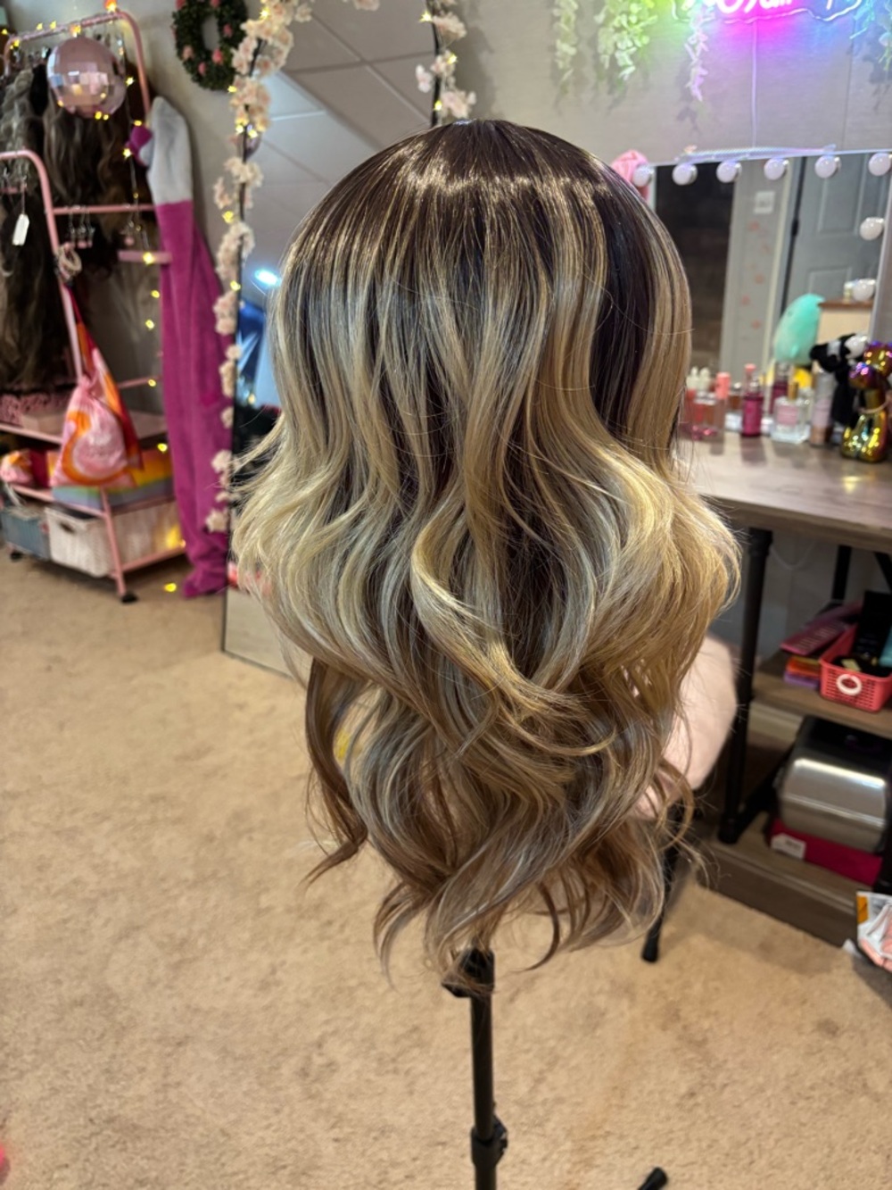 Chelsea Smith Wig - Picture 2 of 3